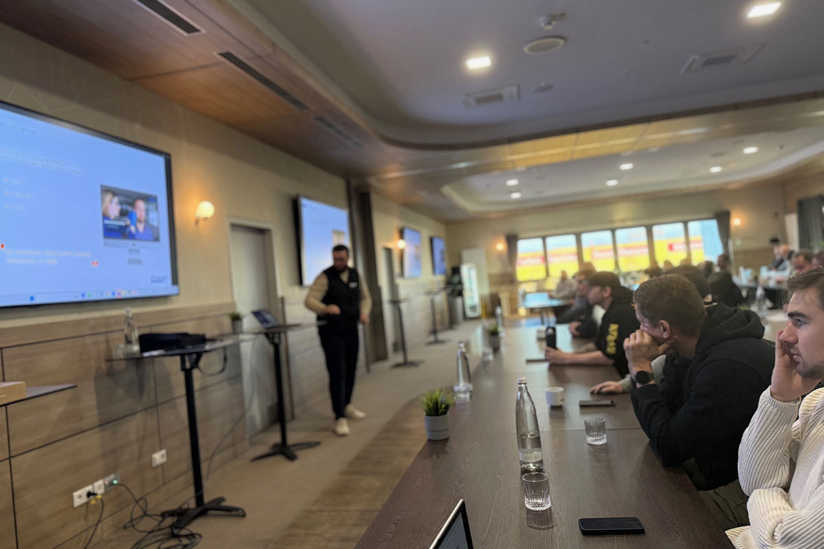 Jahresunterweisung bei Topgolf