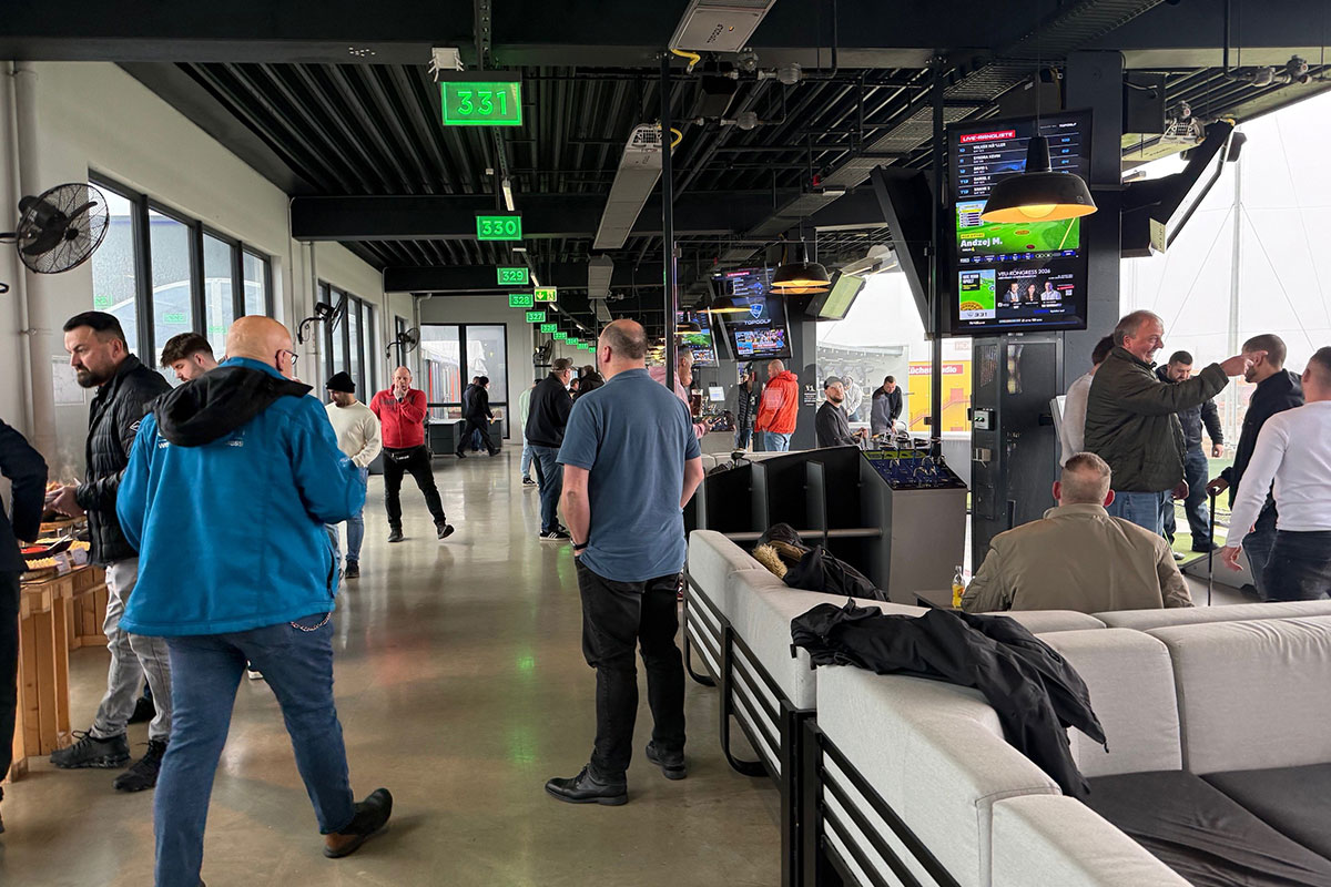 Mitarbeiter der Haakshorst Rohrtechnik bei der Jahresunterweisung