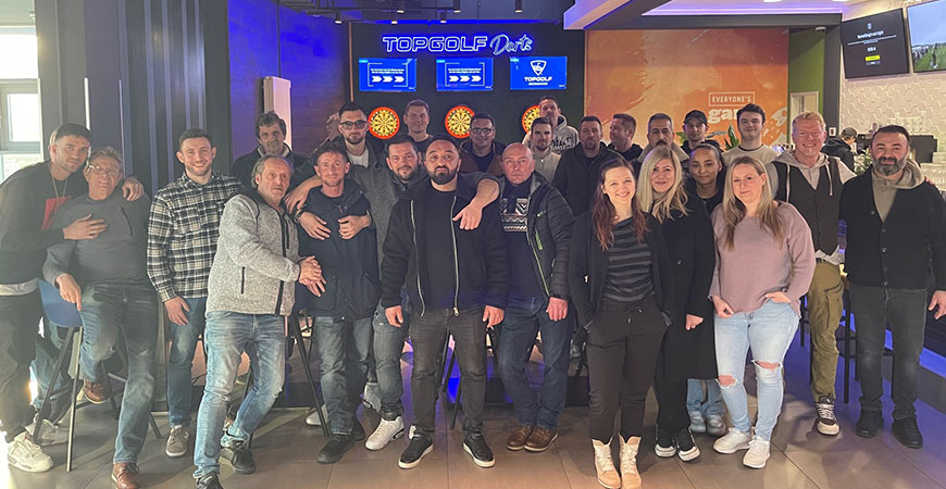 Das Team der Haakshorst Rohrtechnik bei der Jahresunterweisung 2026 im TOPGOLF in Oberhausen